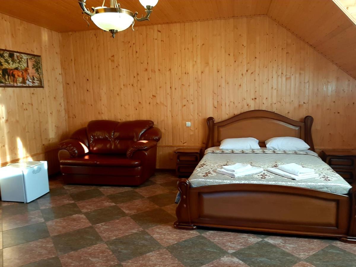 Hotel Заміський Комплекс Grand Prix Tsyurupynsk Exteriér fotografie