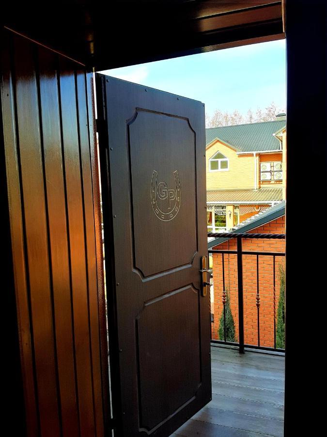 Hotel Заміський Комплекс Grand Prix Tsyurupynsk Exteriér fotografie